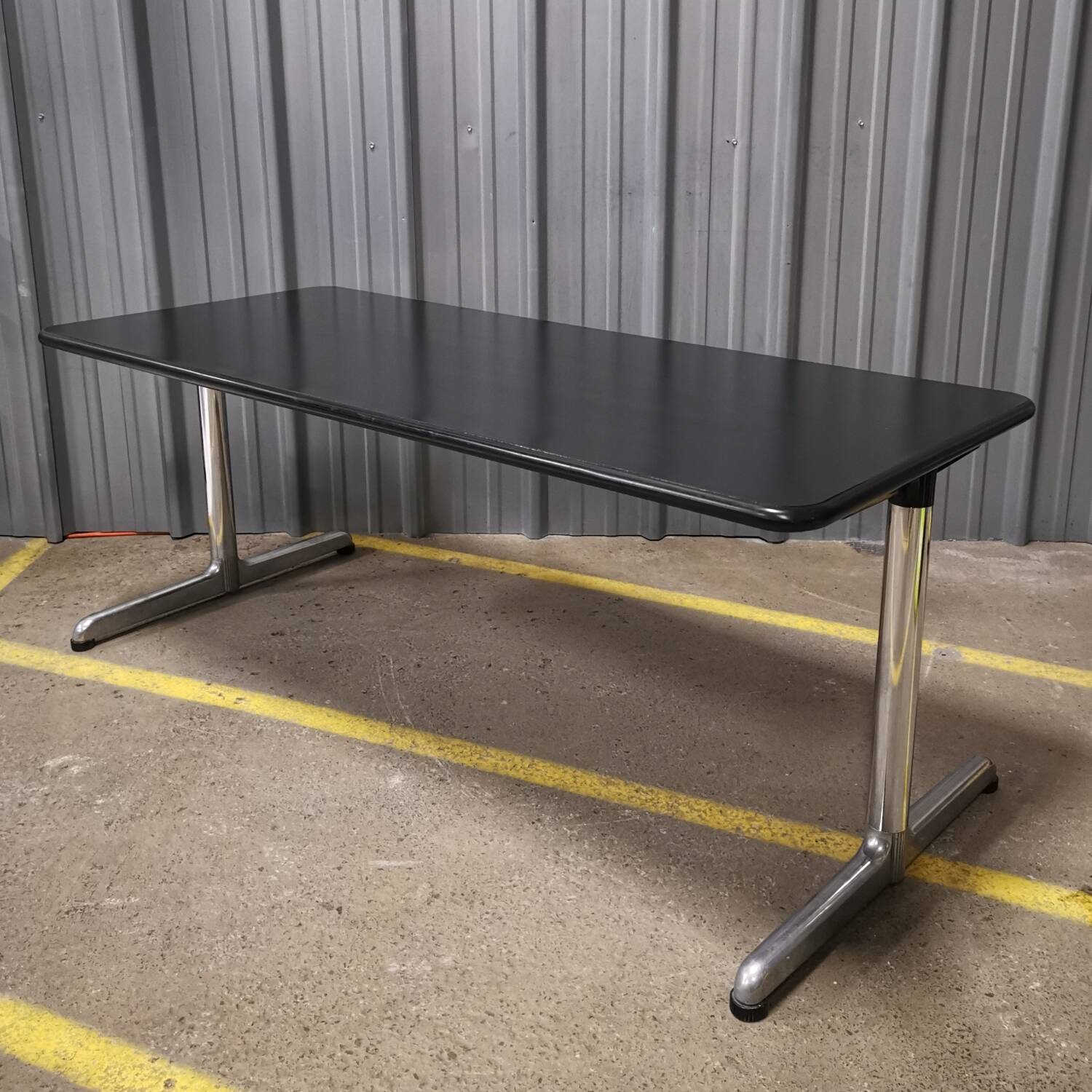 Large Anonima Castelli table, 1970