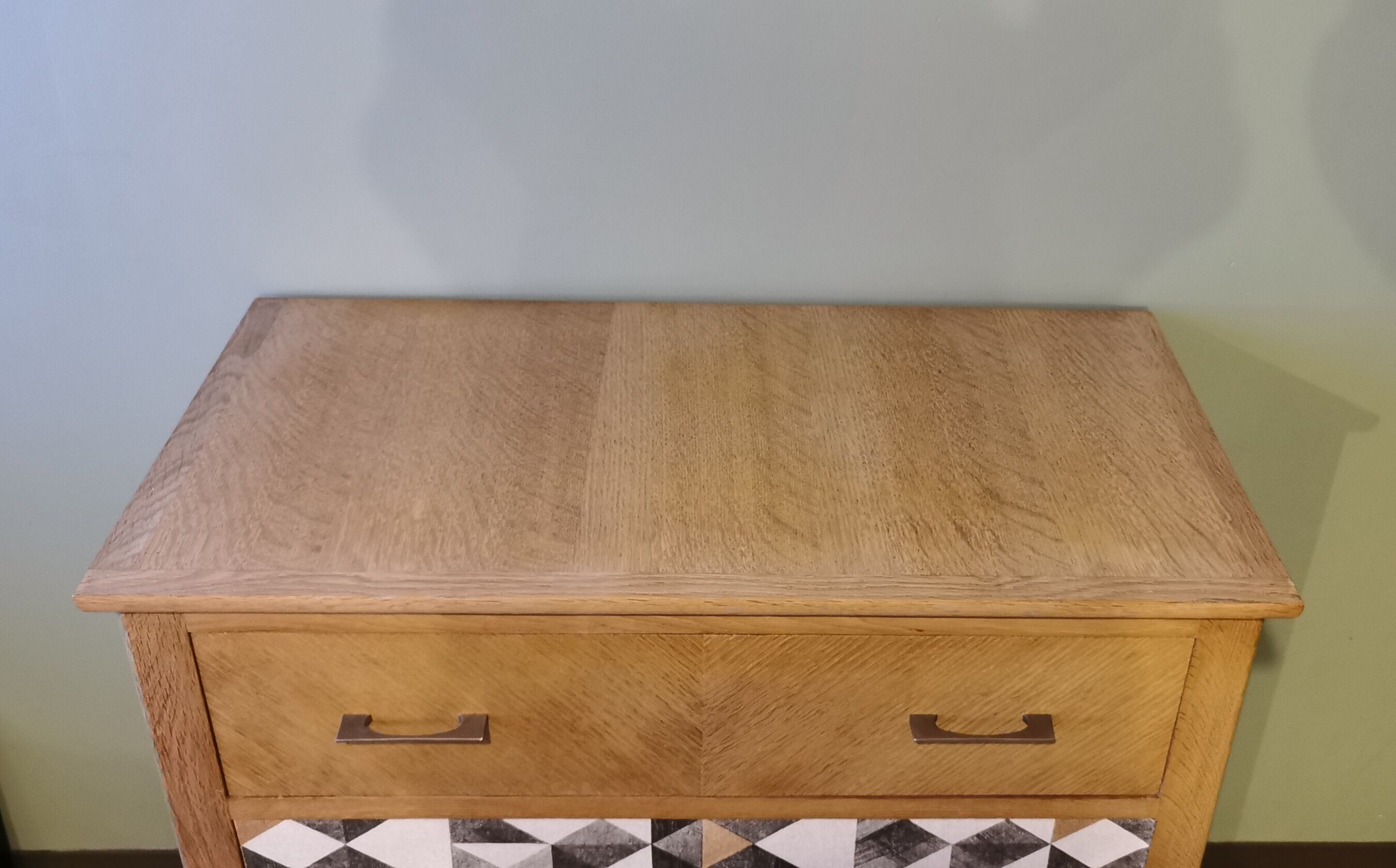 Vintage chest of drawers