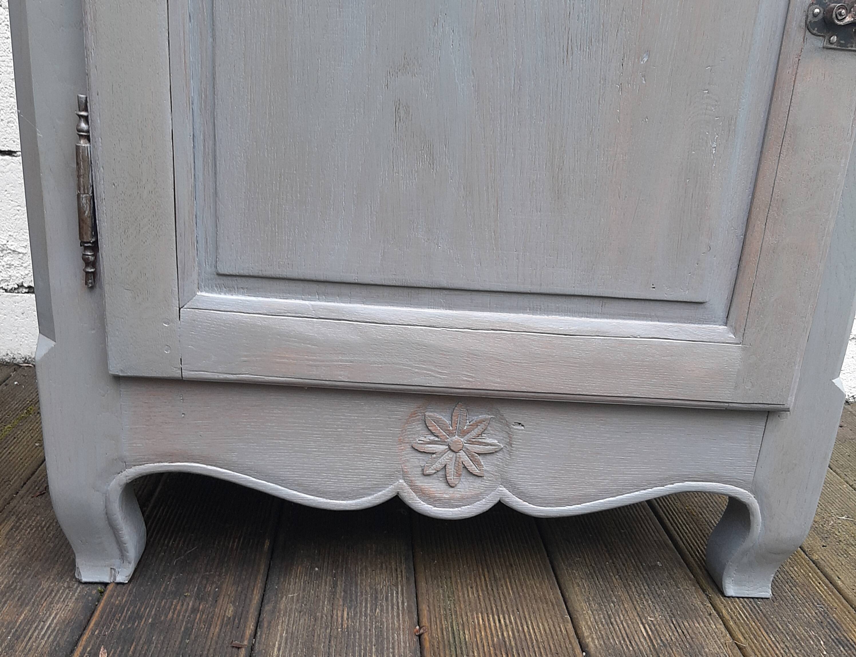 1-door sideboard in gray patinated wood