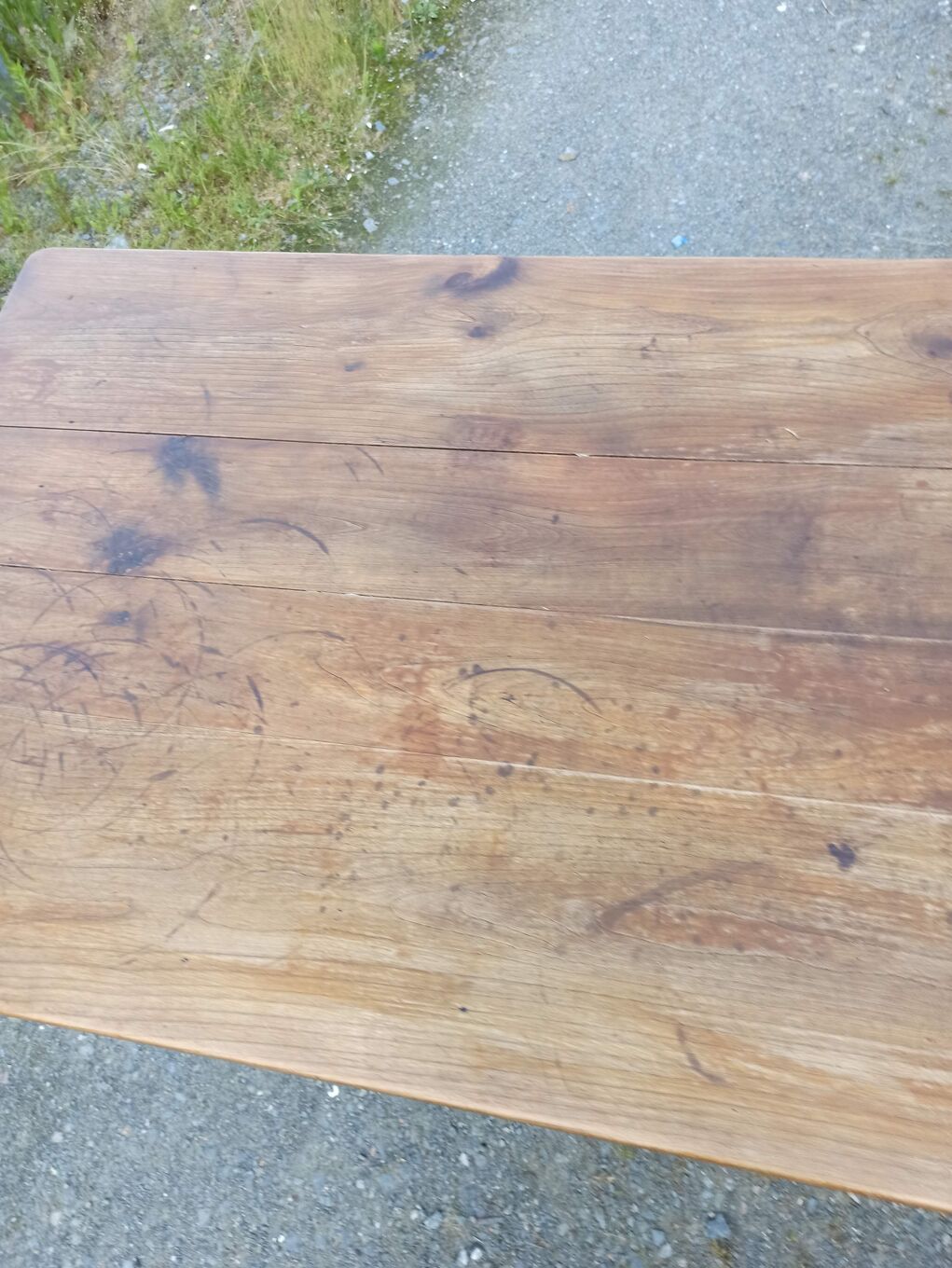 Limousin limousine farm table