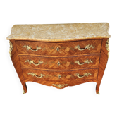 Superb Louis XV style curved chest of drawers in marquetry.