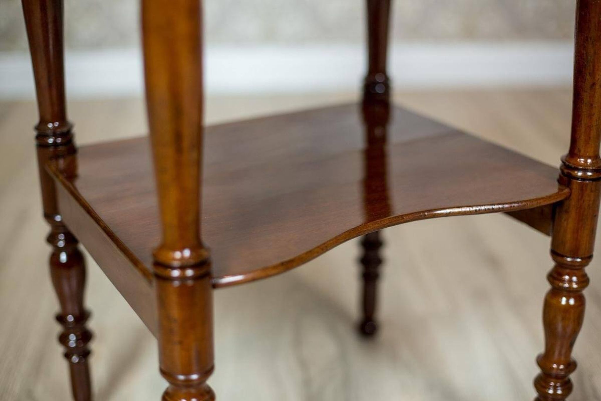 Antique Dressing Table in Brown Venered with Mahogany, 1860