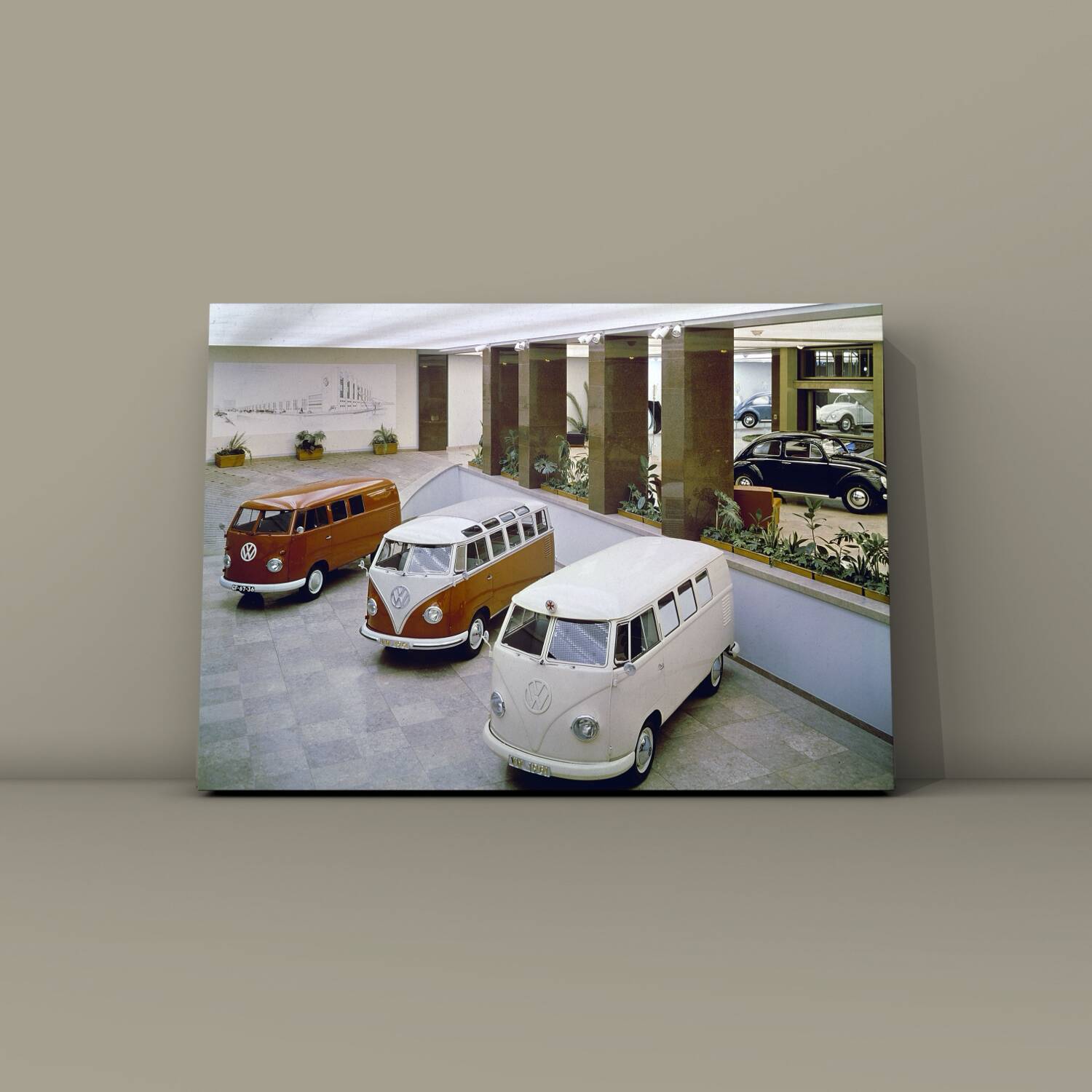 Tirage d’art, showroom Volkswagen, années 1960, couleurs originales