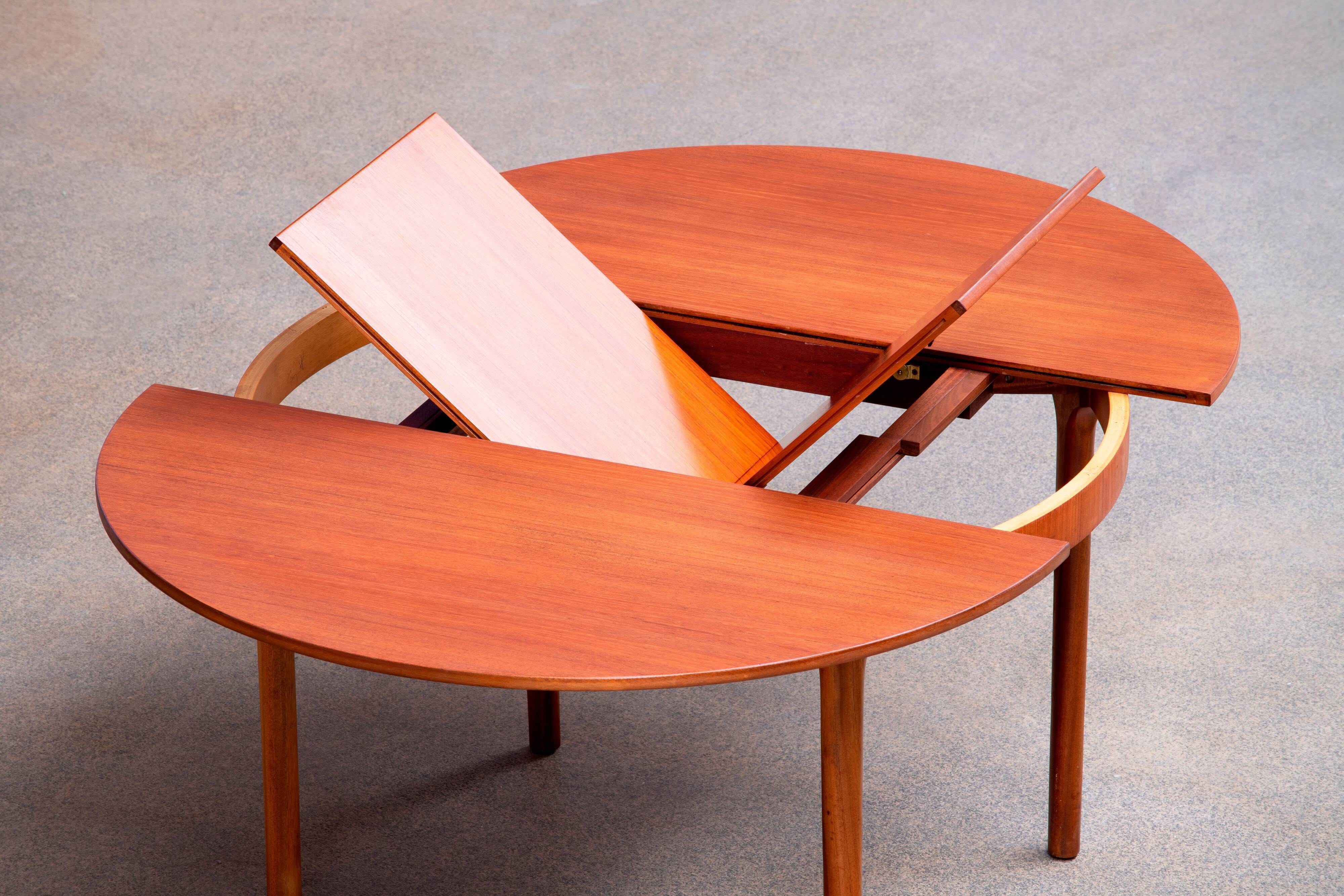 Set Table and 4 built-in chairs Scandinavian vintage 1960