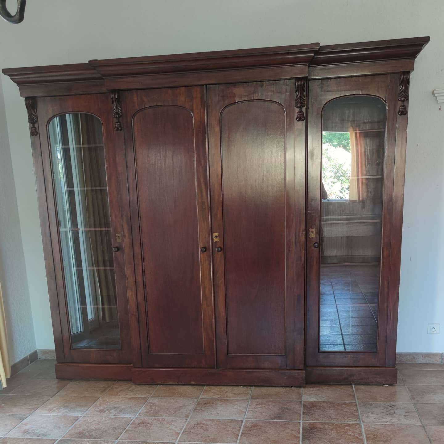 Late 19th century mahogany English bookcase