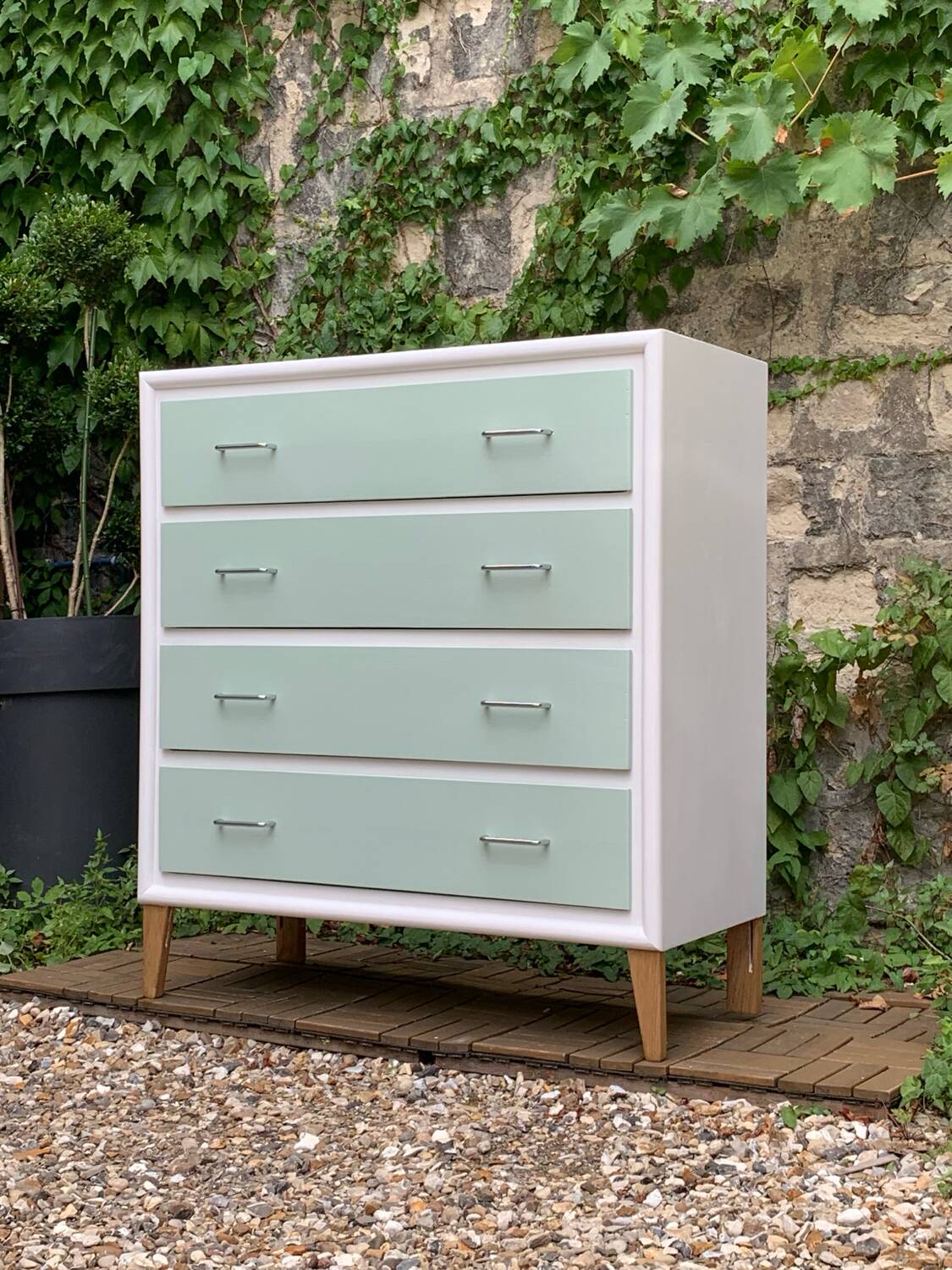 Vintage 1950s compass foot chest of drawers