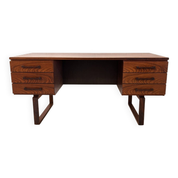 MidCentury Danish Rosewood Desk Torben Valeur & Henning Jensen for Dyrlund
