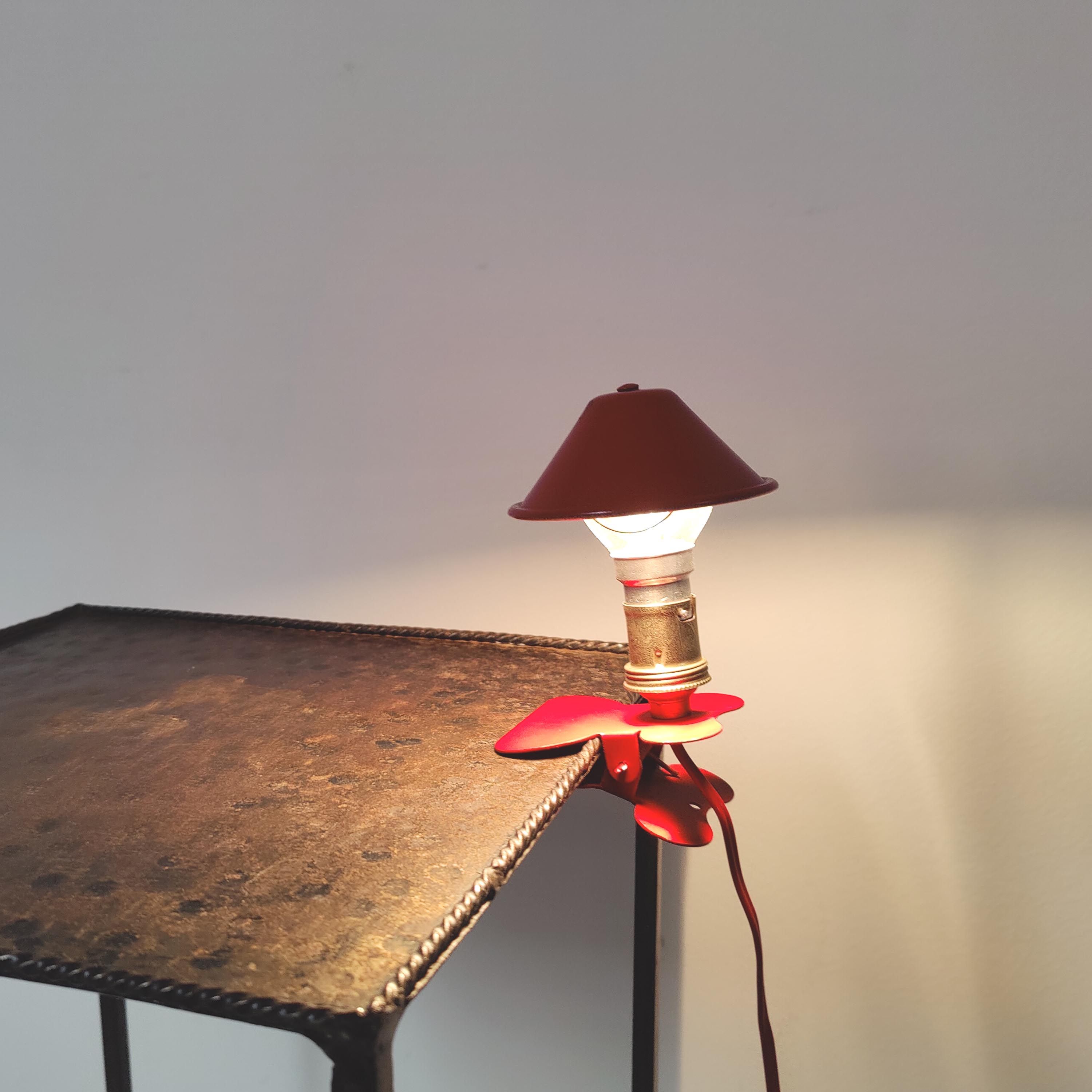 Vintage mushroom spot lamp with red metal clip