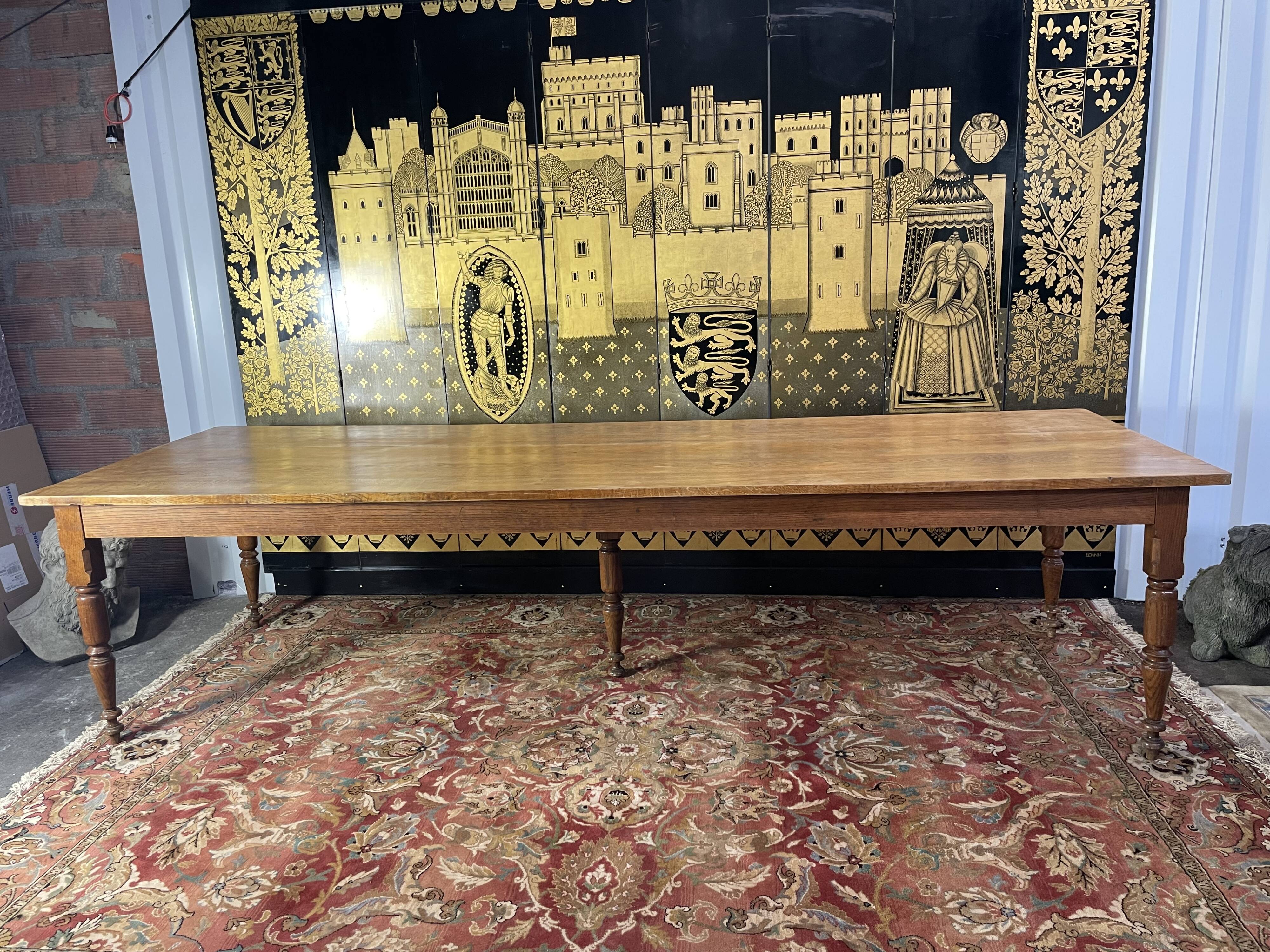 Farmhouse table with 5 legs Louis Philippe