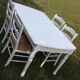 Ensemble table de ferme  blanche et quatre chaises