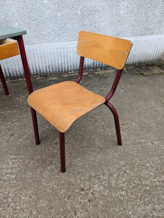 Desk and chair set (kindergarten)
