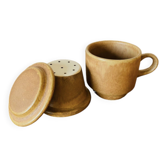 Stoneware mug with lid and vintage tea infuser