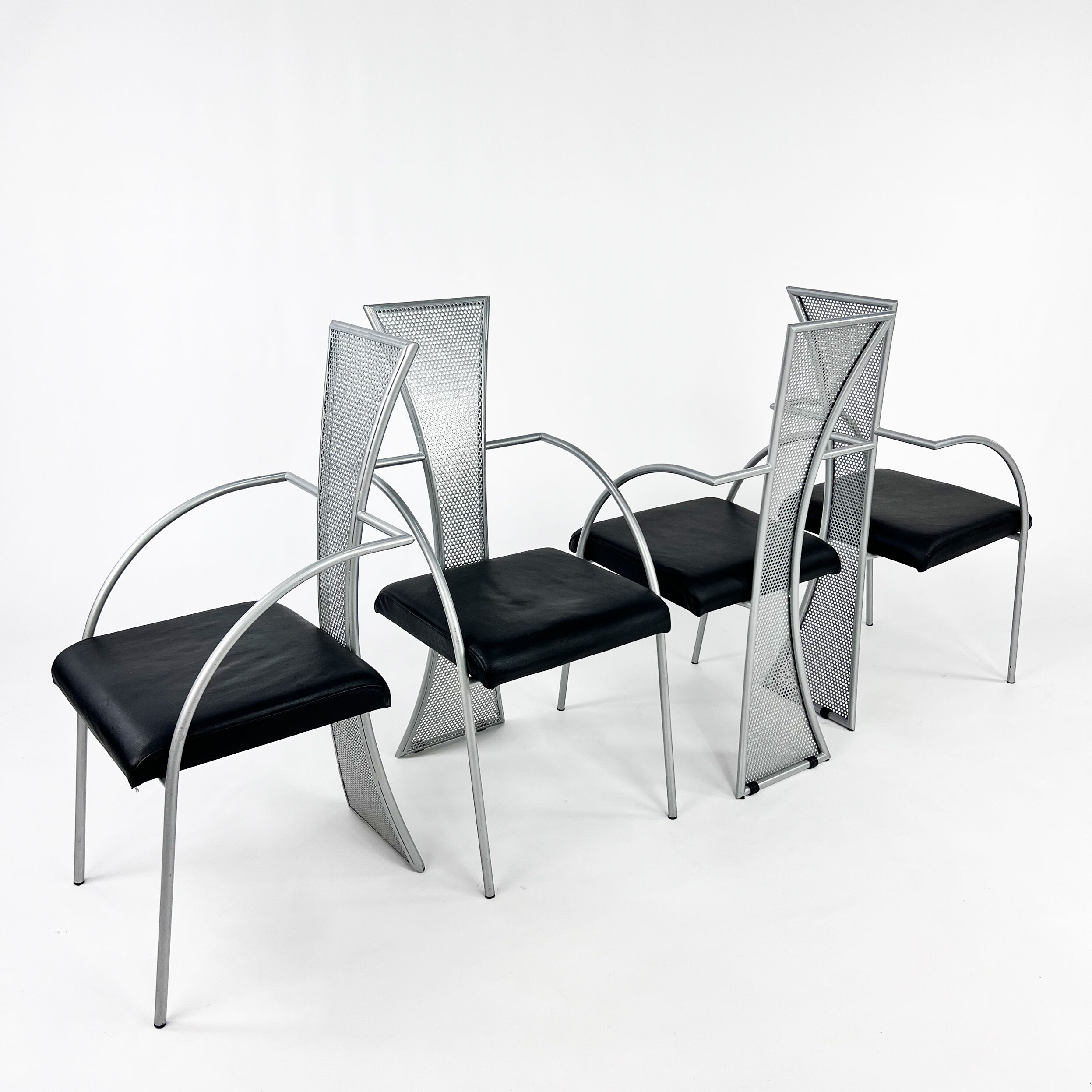 4 chaises postmodernes en acier et cuir, années 1990