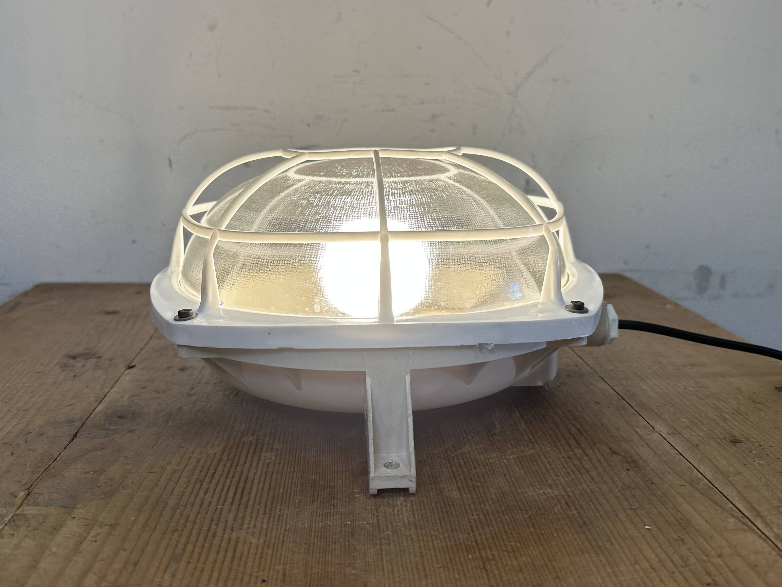 Applique ou Plafonnier Industriel en Bakélite d'Elektrosvit, 1980s