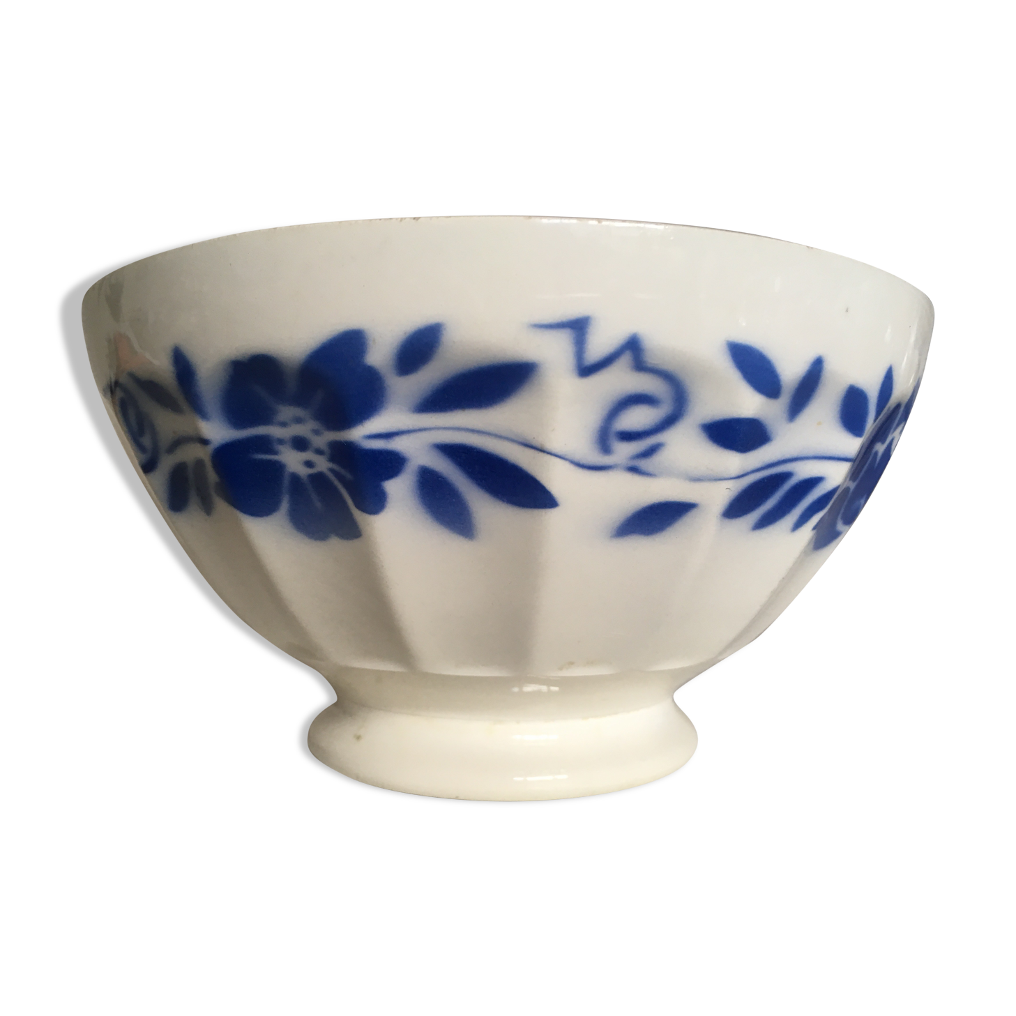Country XL bowl in old faience blue flower décor