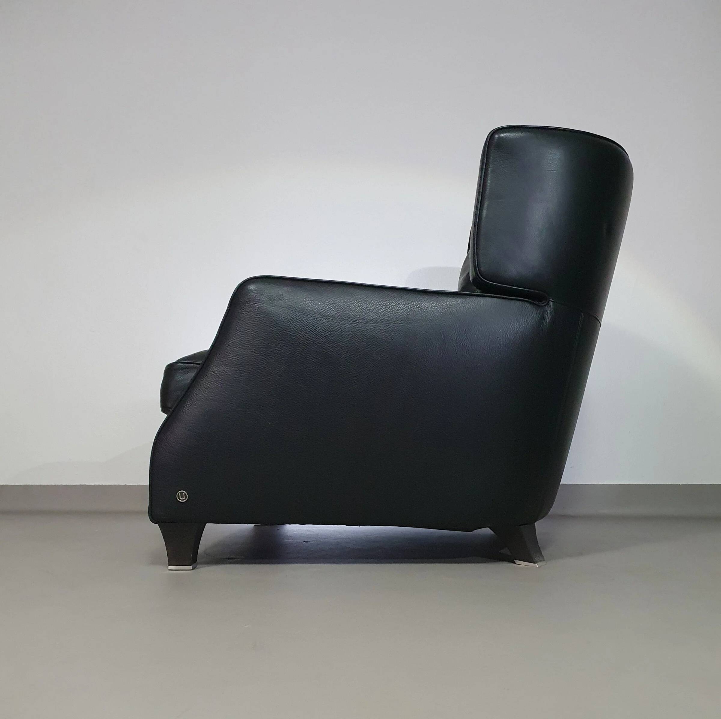 Amadeus Natuzzi lounge chair / black leather