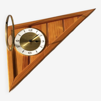 Horloge triangulaire en bois, verre & laiton - Allemagne années 60