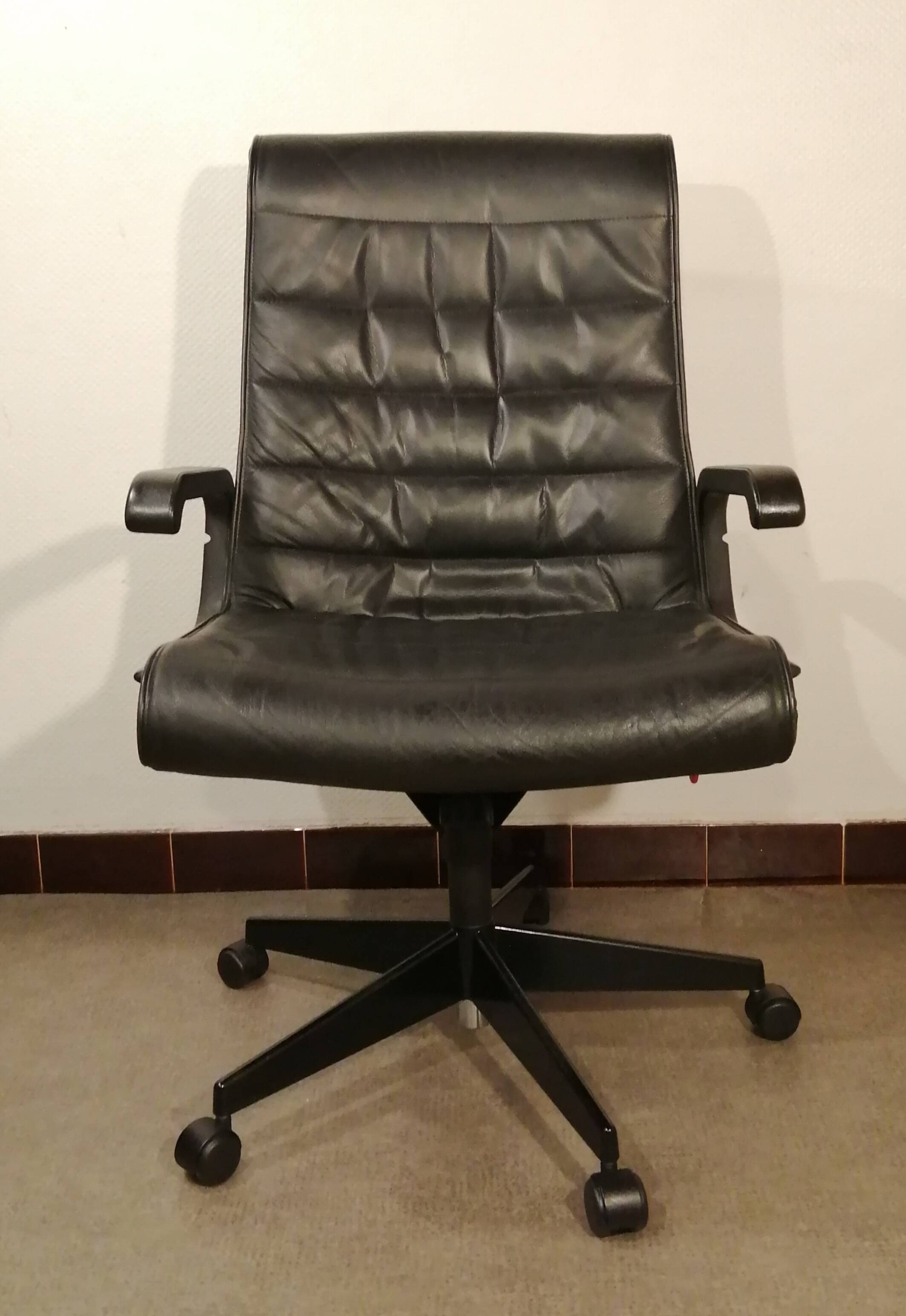 Vintage black leather office chair by Richard Sapper for Knoll 1979