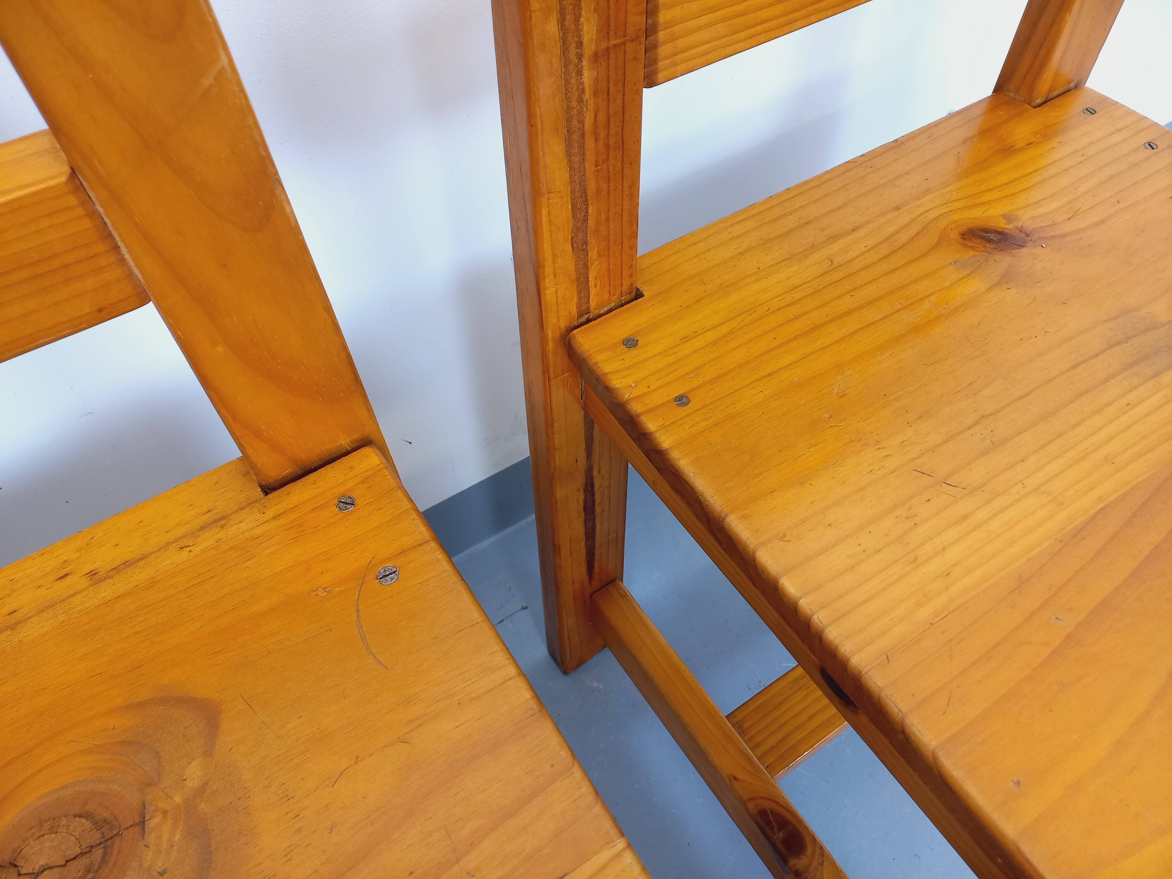 Paire de chaises vintage en pin des années 70 80