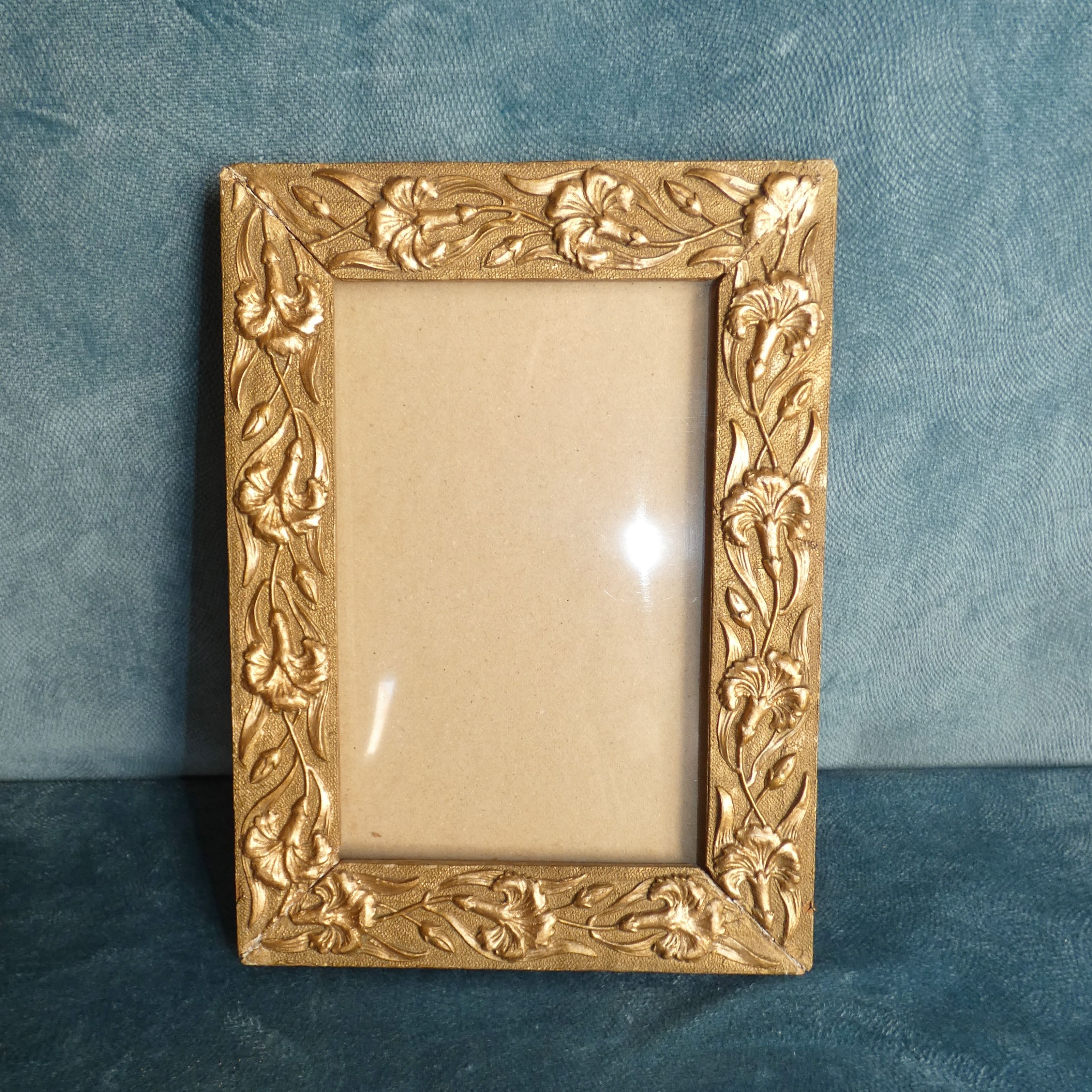 Photo frame art nouveau carved wood golden flowers circa 1900 1920