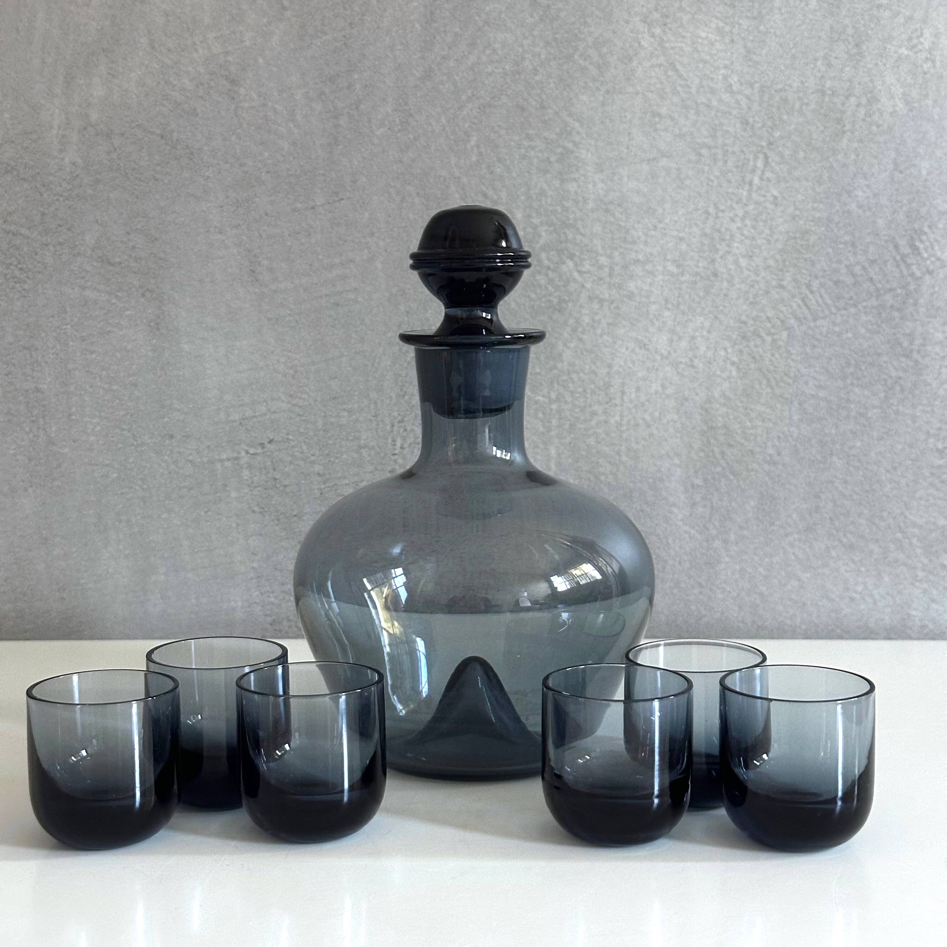 Liqueur carafe "Zistern" by Wilhelm Wagenfeld with glasses "Rapunzel"