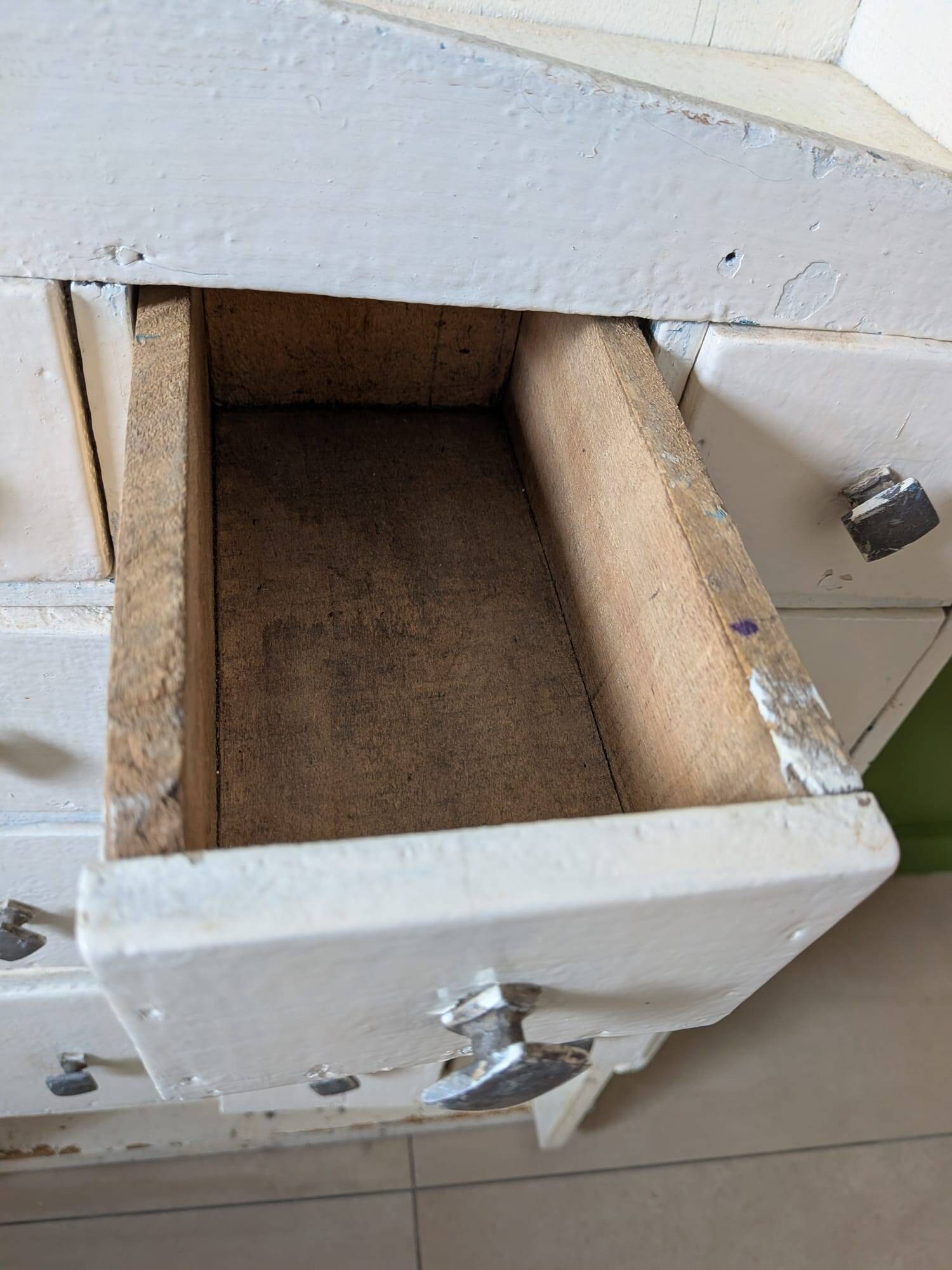 Small workshop furniture