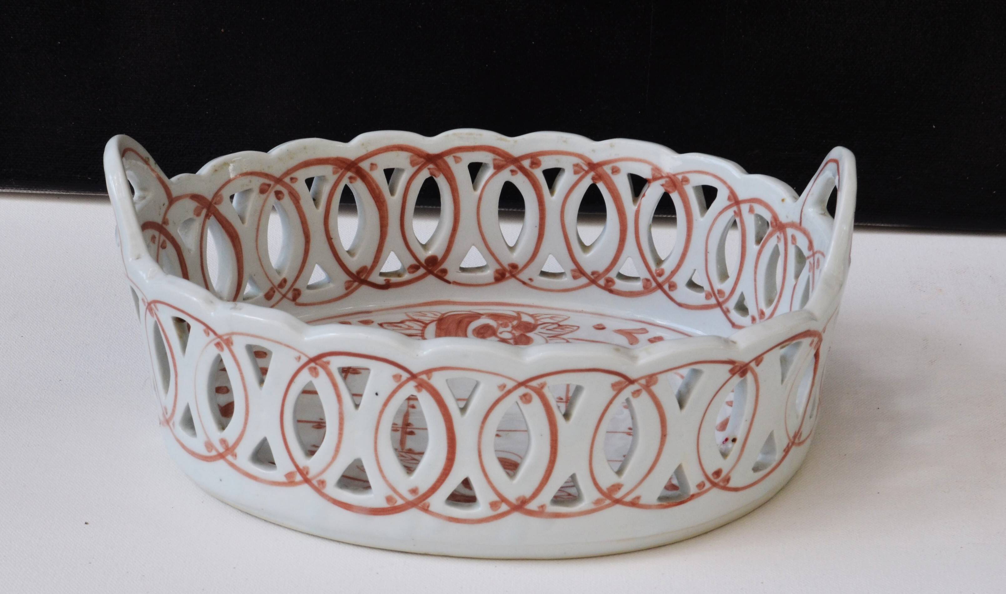 Ludwigsburg Porcelain Reticulated Bascket or Openwork Basket Dimensions 22,5cm