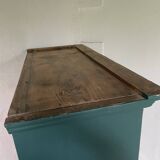 Green hosiery wardrobe