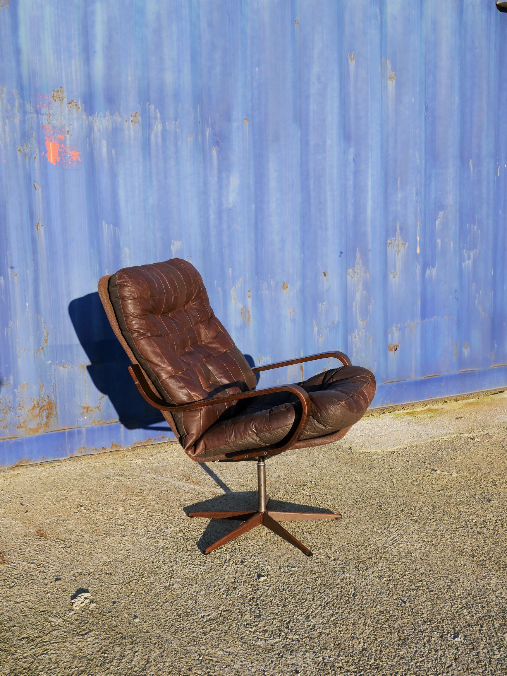 Armchair swivel vintage leather, wood and metal