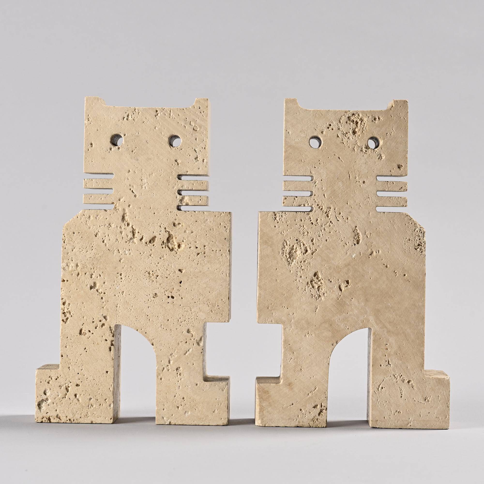 Pair of stylised cats in travertine, Fratelli Manelli, Italy, circa 1970.