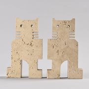 Pair of stylised cats in travertine, Fratelli Manelli, Italy, circa 1970.
