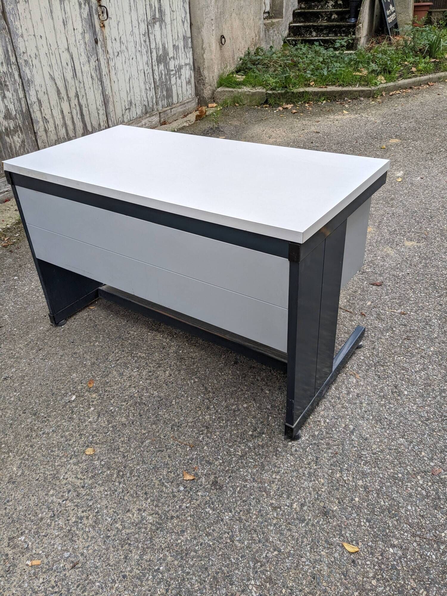 retro desk (industrial/school style from the 60s-70s)