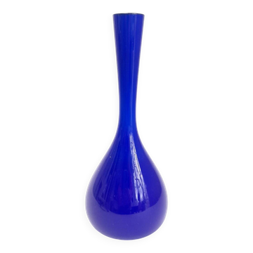 Pretty single flower vase in blue opaline Made in Sweden