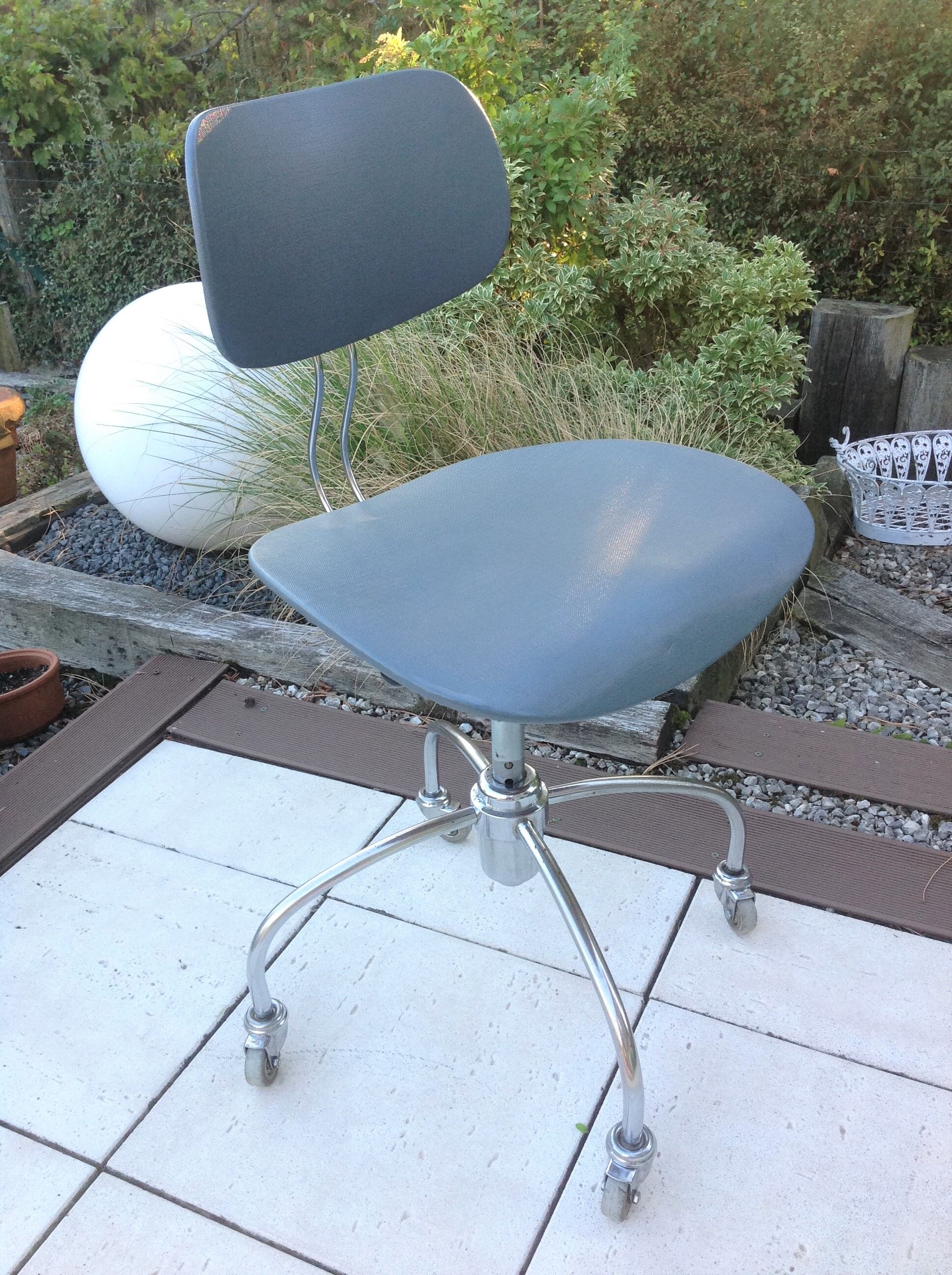 Chrome metal swivel chair industrial/vintage style 50s-60s