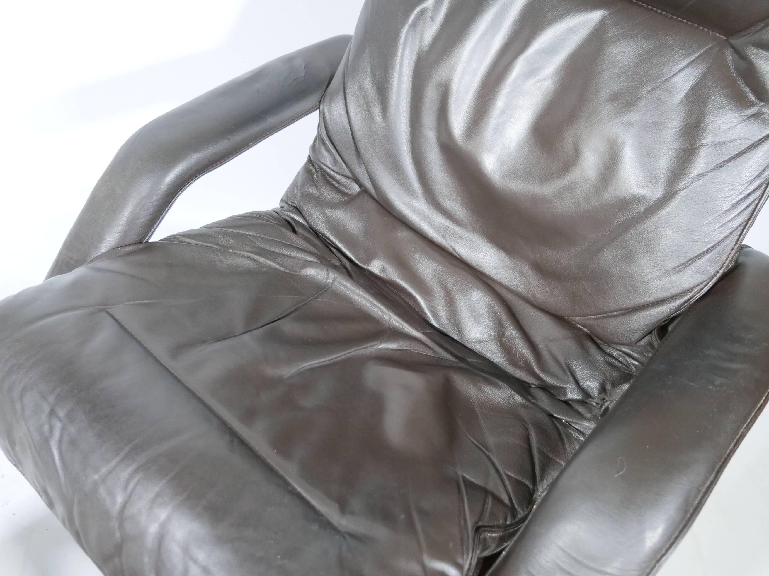 Design Leather Lounge Chair including Ottoman from the 1990s