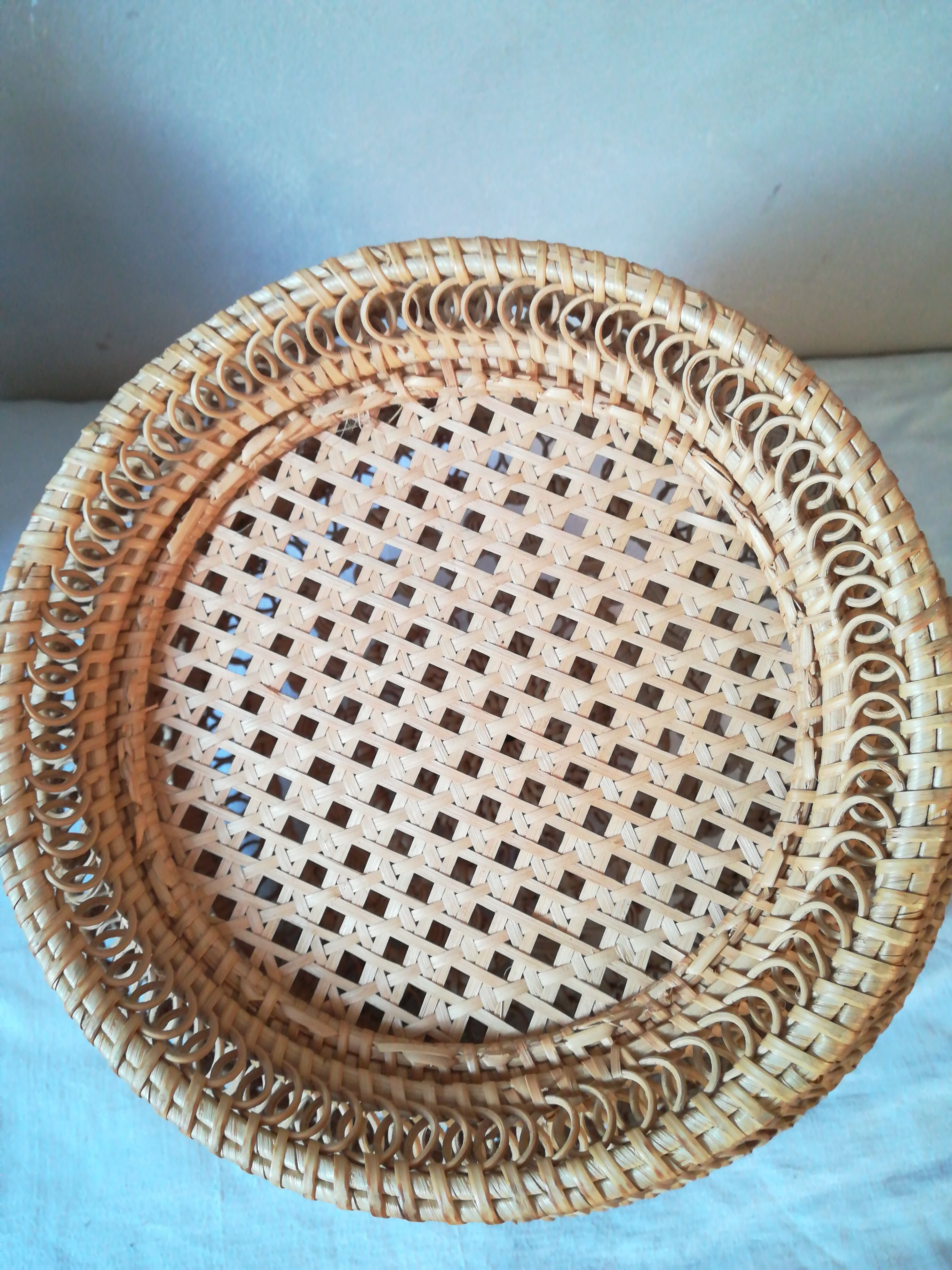 Wicker lace basket