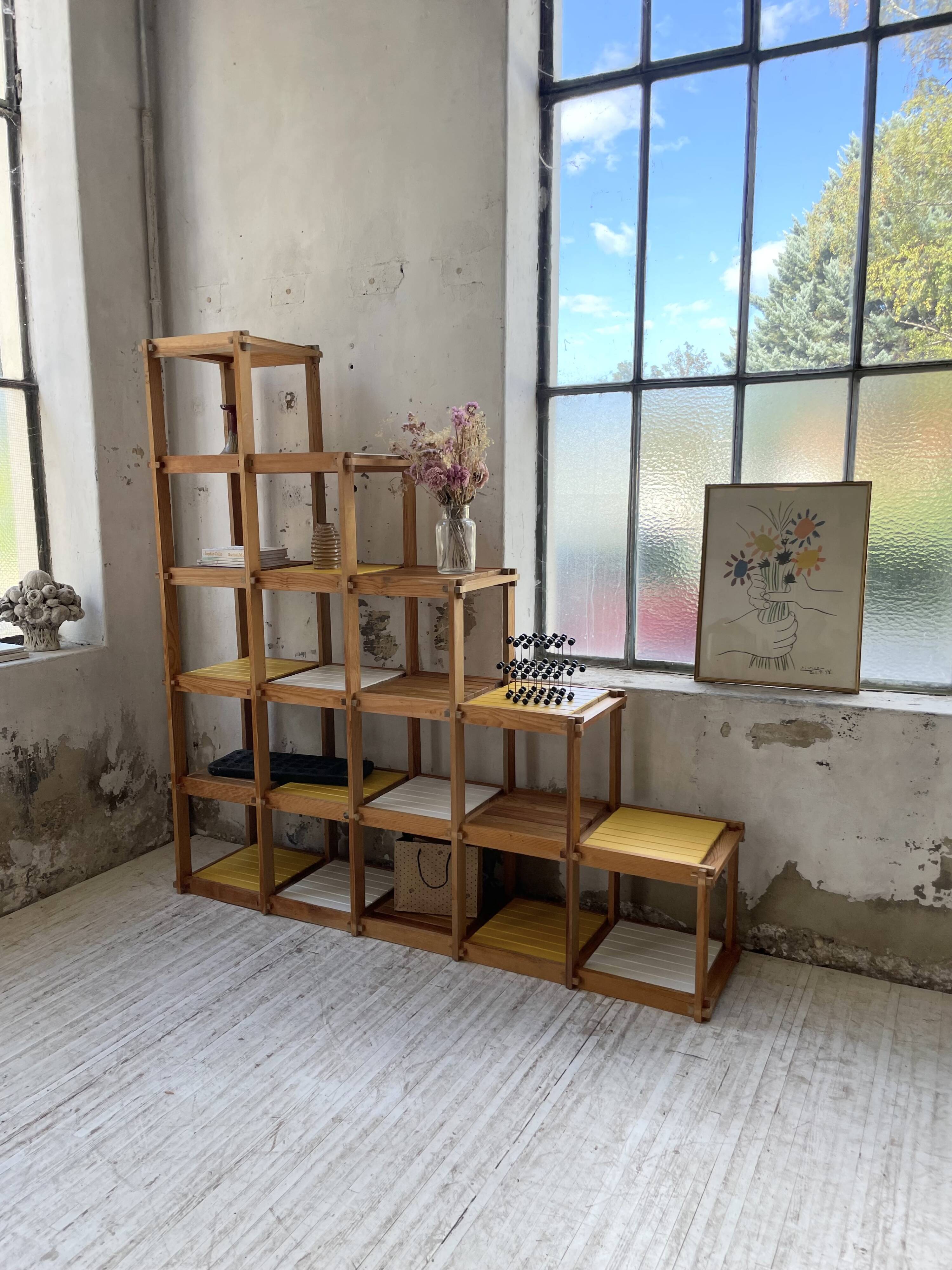 Bauhaus Maison Regain yellow white shelf