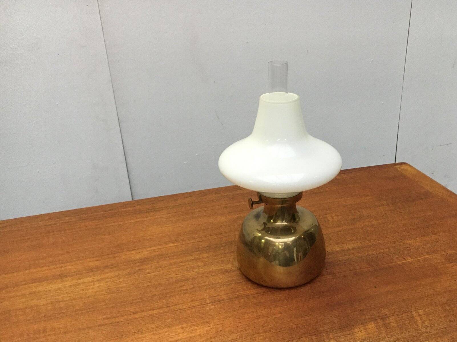 Lampe à huile de table Petronella modèle danois milieu du siècle par Henning Koppel pour Louis Poulsen, années 1960