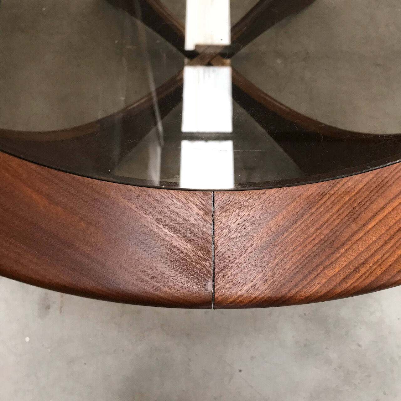 Round 'Astro' vintage coffee table by Victor Wilkens for G-plan