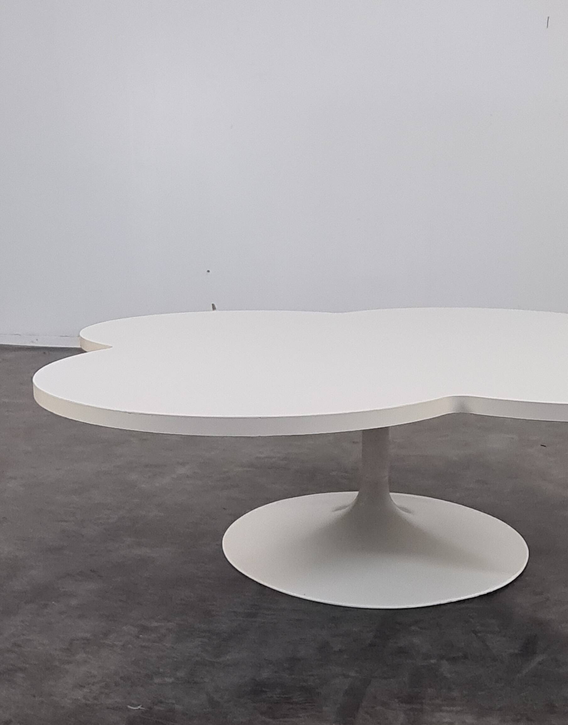 Table basse cloud de kho Liang Le pour Artifort