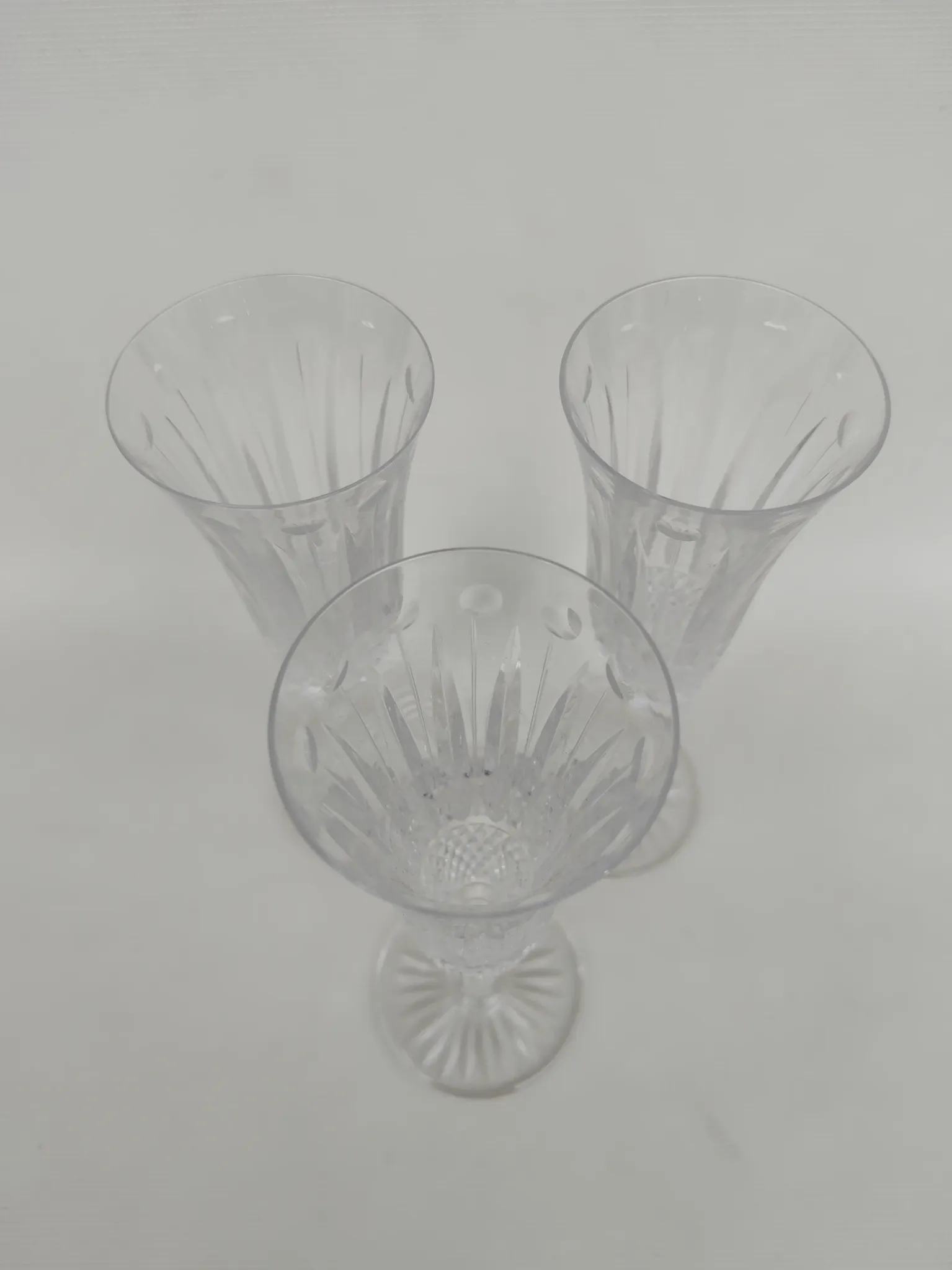 3 crystal champagne flutes from Saint Louis, Tommy model. 205 cm.