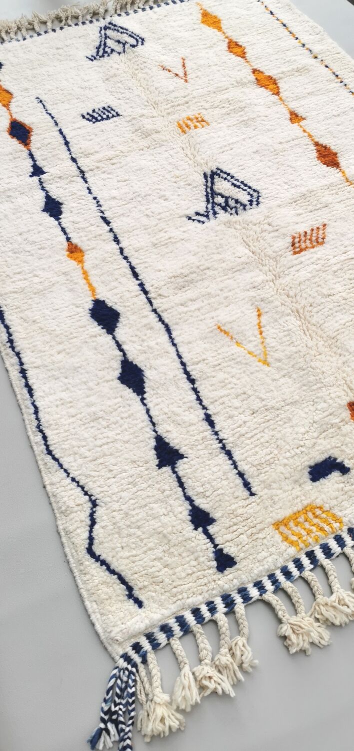 Berber carpet beni ouarain