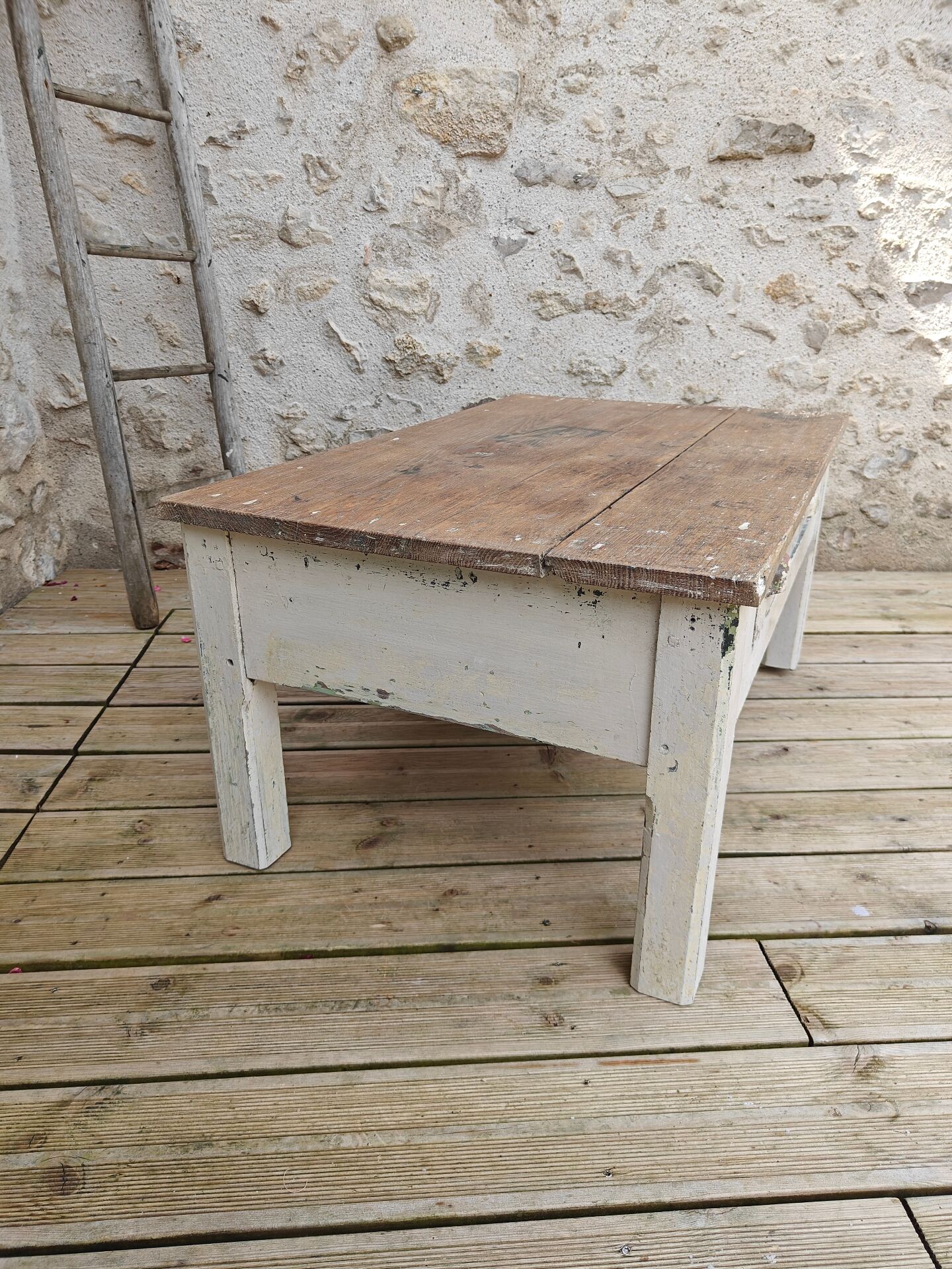 Distressed drawer coffee table, country farmhouse.