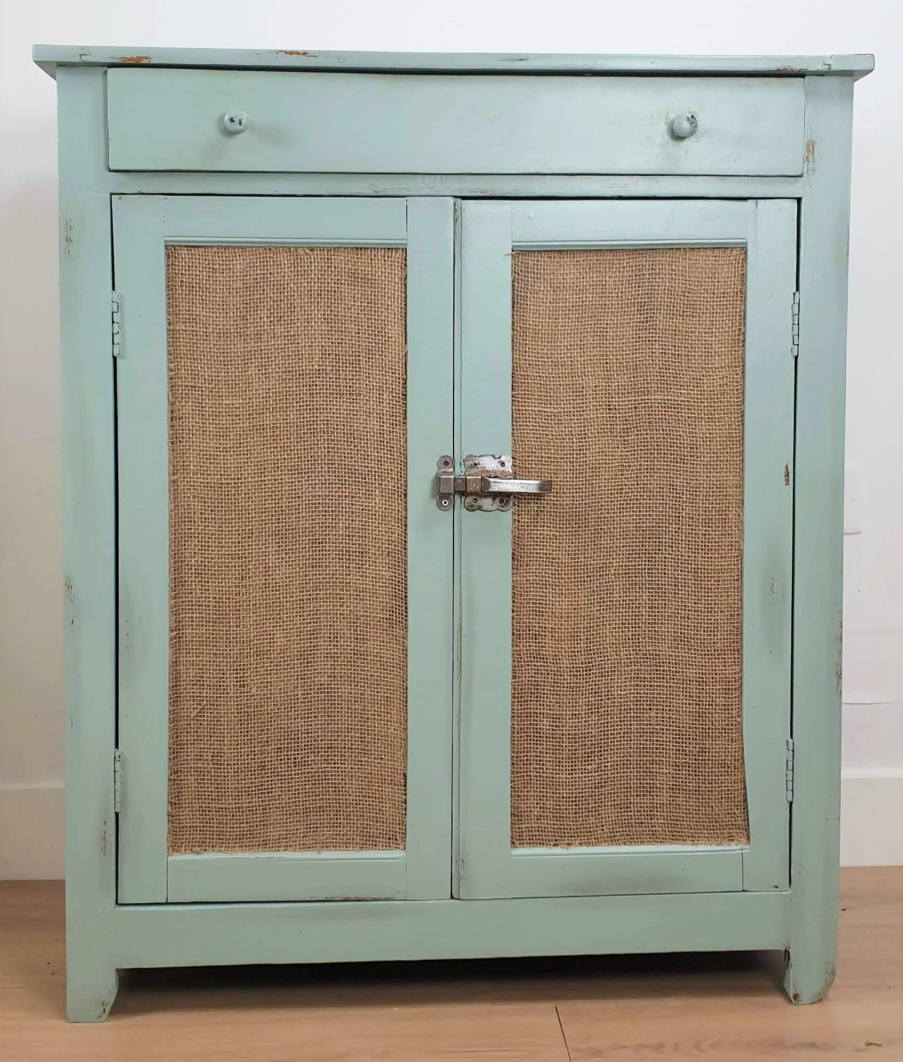 Blue parisian buffet