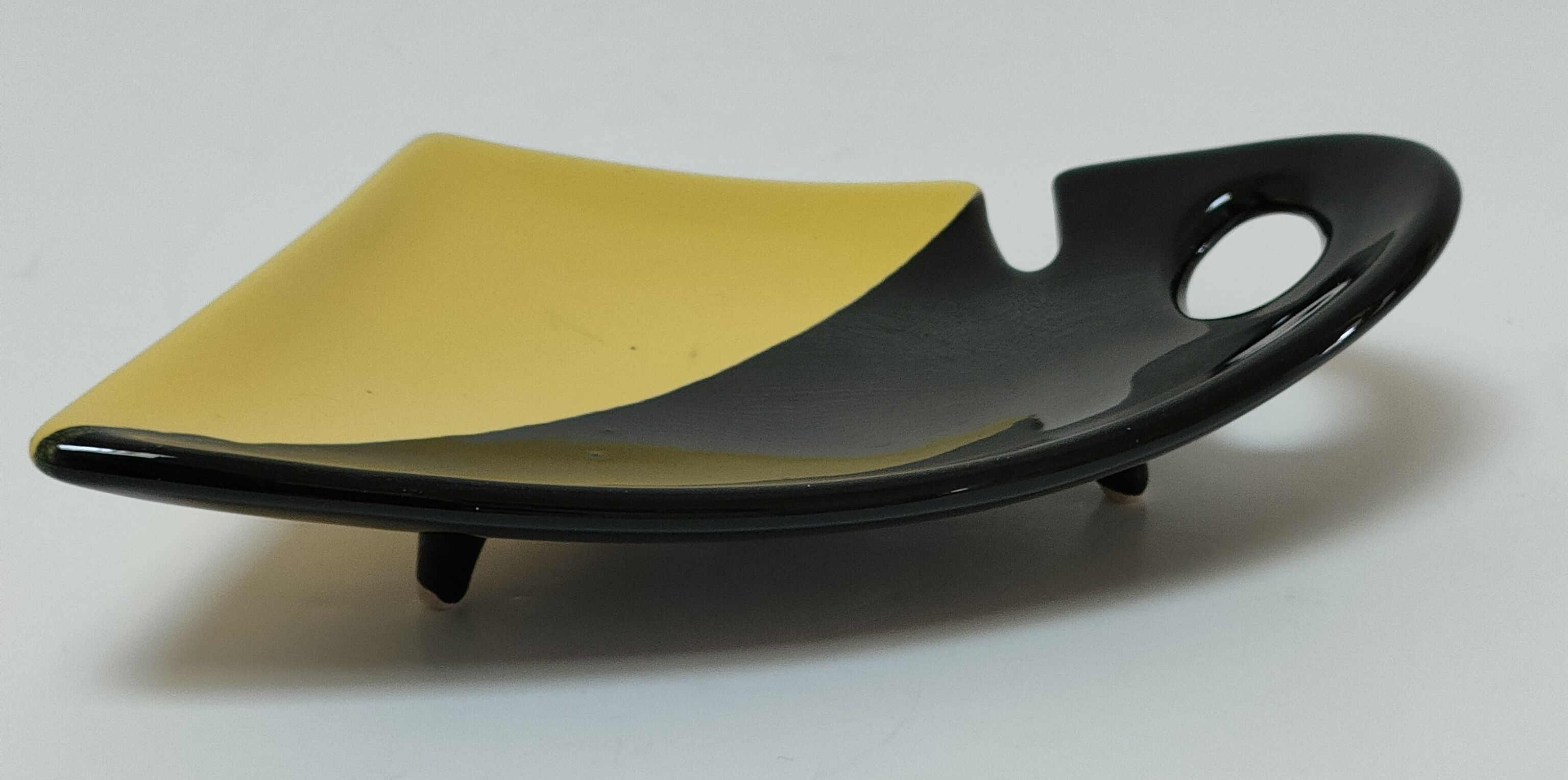 Empty pocket anthropomorphic ceramic black and yellow design 50s