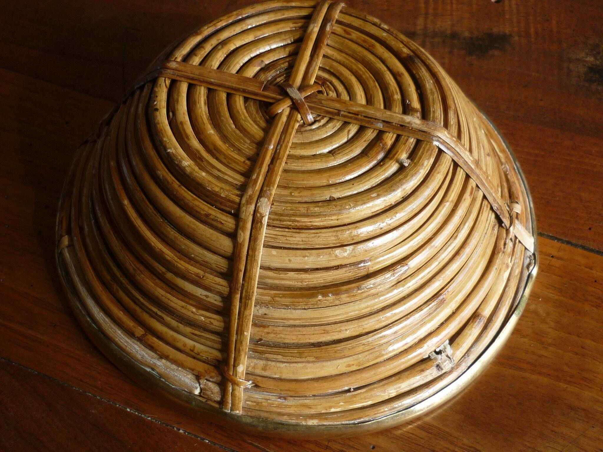 Bauhaus DLG rattan and brass bowl by Italian Gabriella Crespi