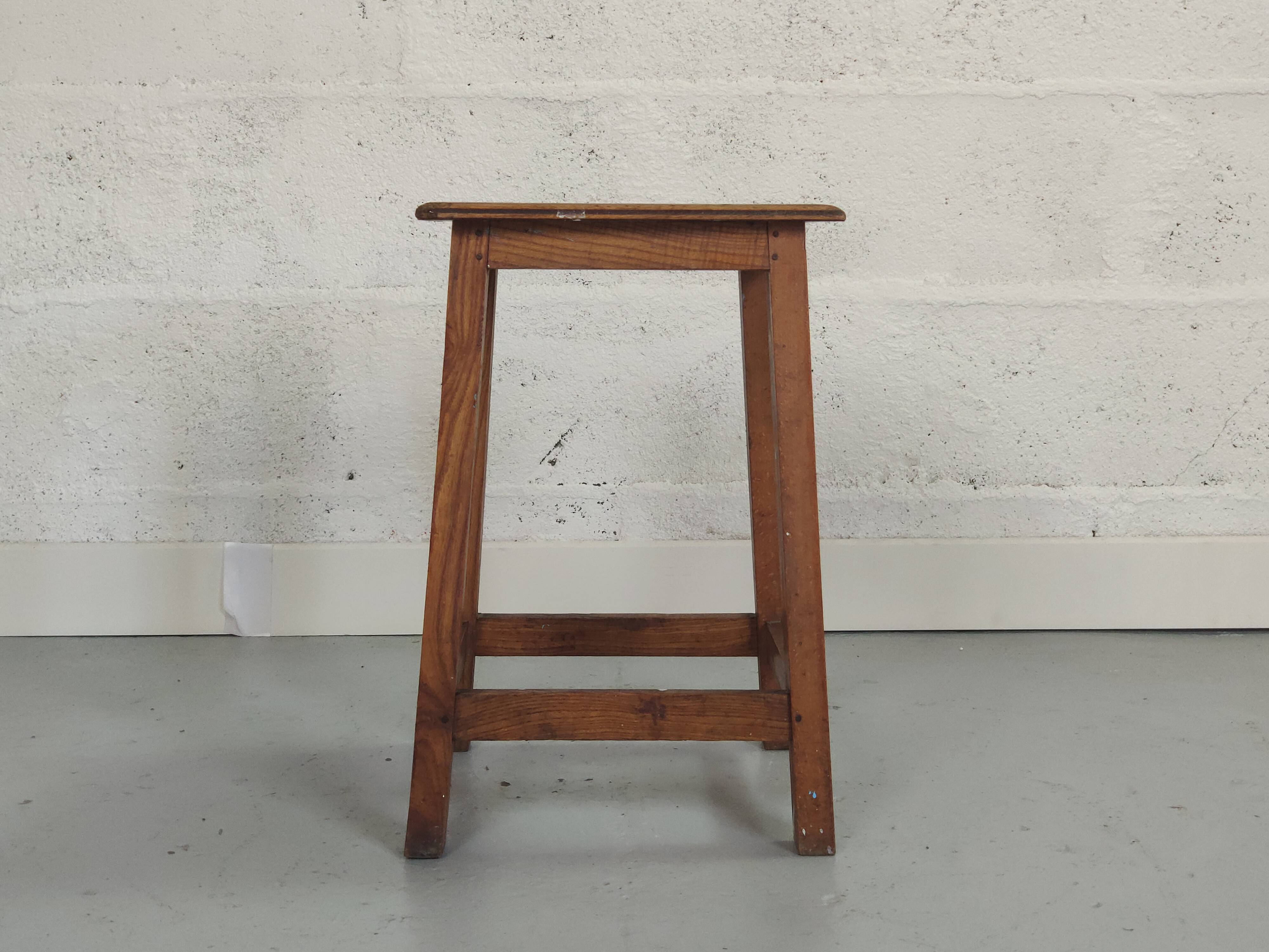 Tabouret vintage en bois