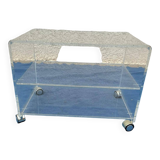 Table basse/ meuble tu en plexiglas vintage sur roulettes
