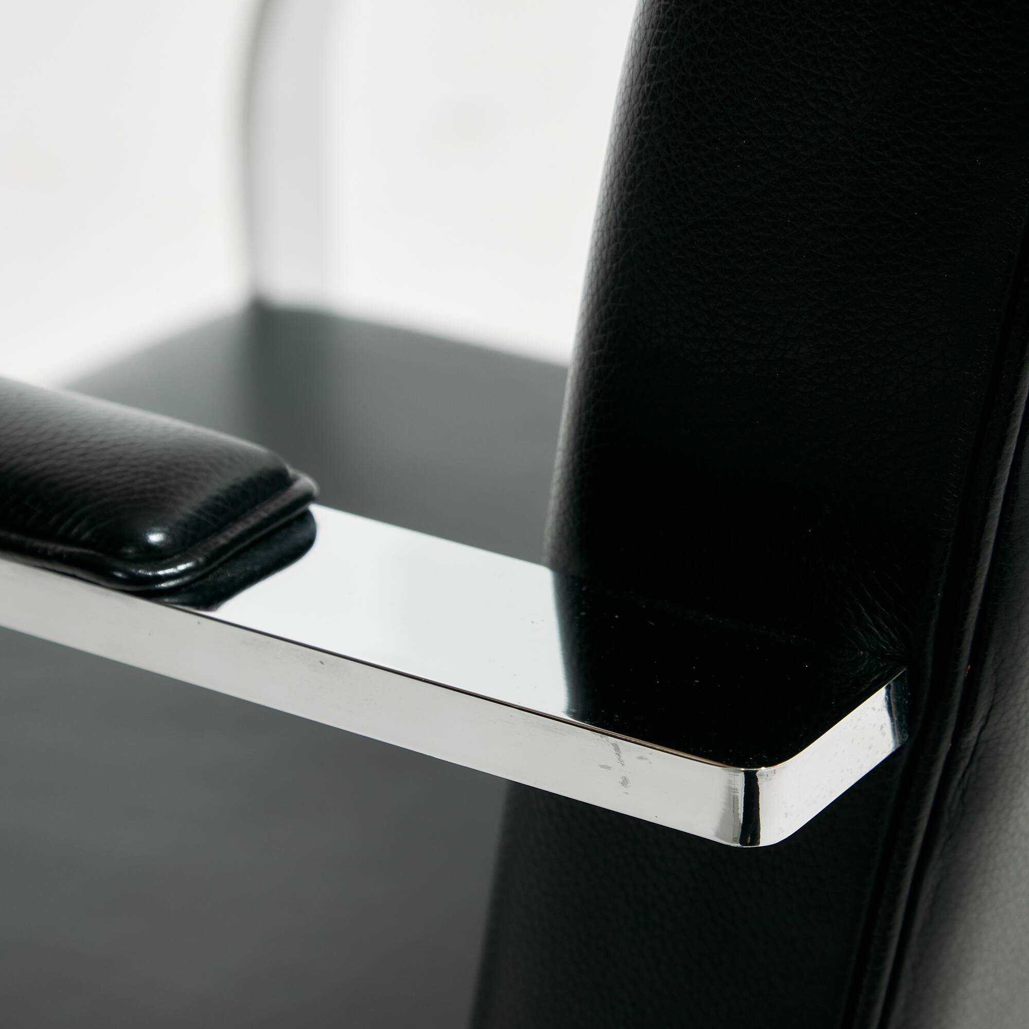 Brno armchair by Alivar