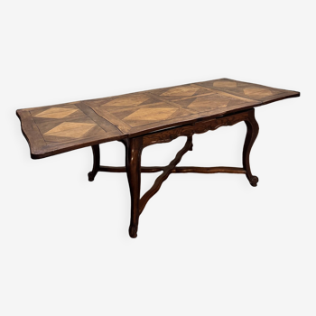 Table de salle à manger en bois naturel dite à l’italienne à plateau parqueté xix eme siècle